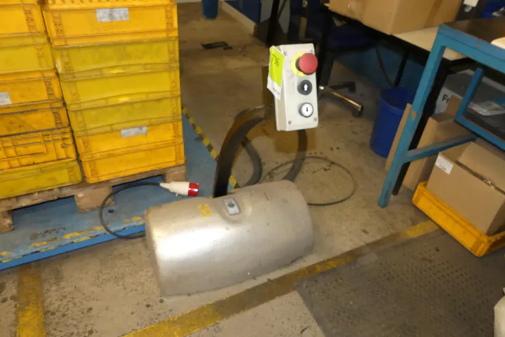 Maschinenverkleidung/Motorabdeckung mit Bedienfeld